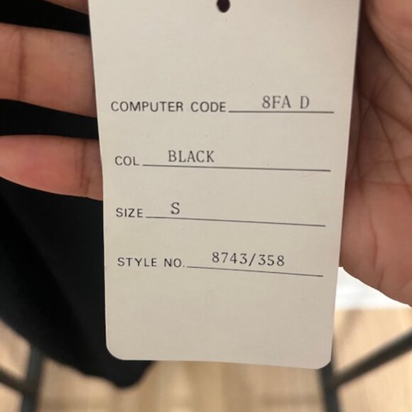 Structured Noir Knit Skirt - Picture 5 of 6